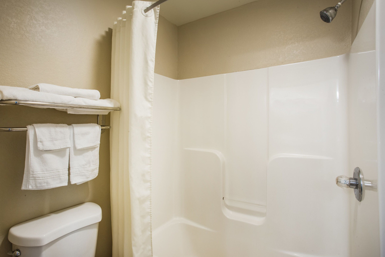 Bathroom 4, Super 8 by Wyndham Remington, Jasper