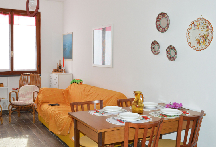 Others 5, House Esperia, Rimini