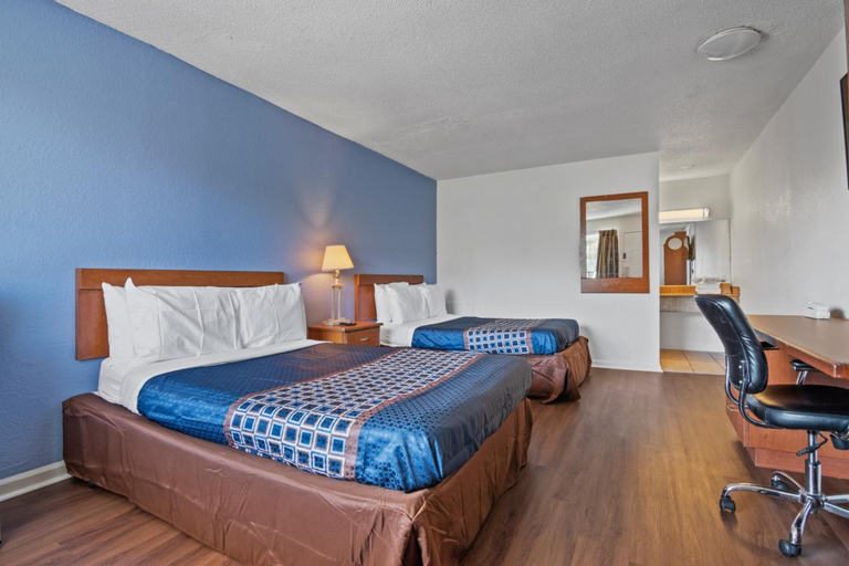 Bedroom 3, Economy Lodge, Portsmouth