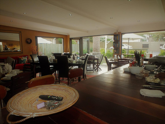 Food & Drinks 5, Uzuri Guesthouse, Windhoek East