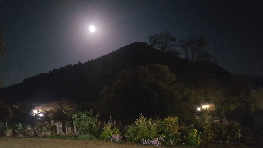Others 5, Moonlight House, Cheongsong