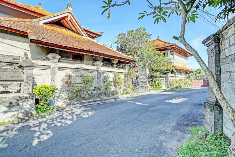 Exterior & Views 2, OYO Collection O 91125 Puri Dewa Bharata, Badung