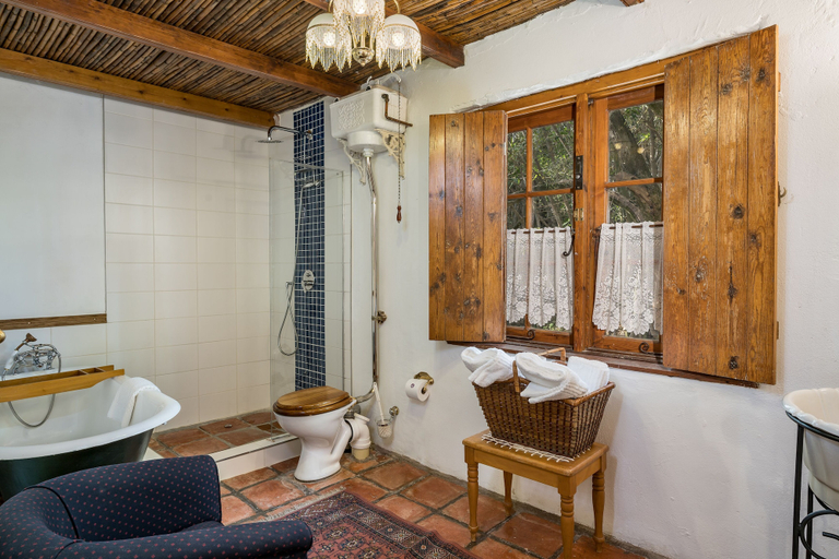 Bathroom 4, Oude Wellington, Cape Winelands