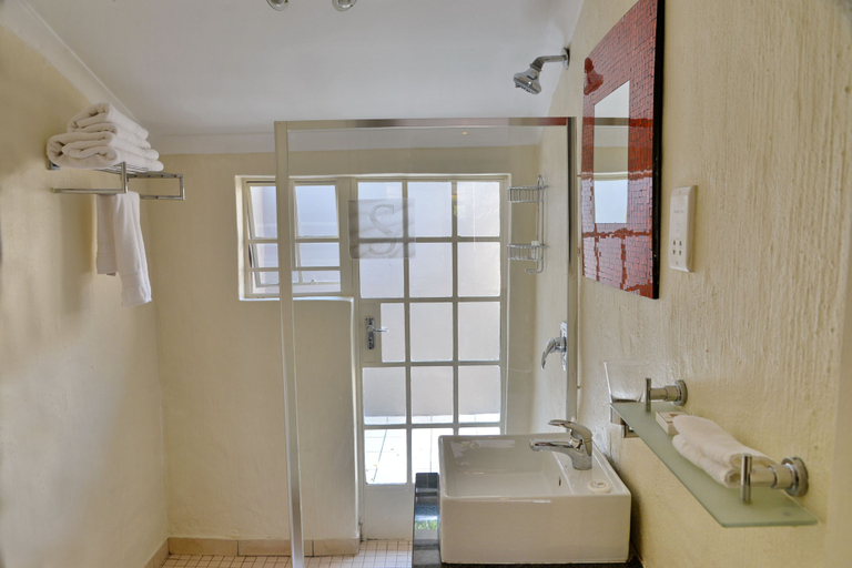 Bathroom 5, Sand River Guest House, City of Johannesburg