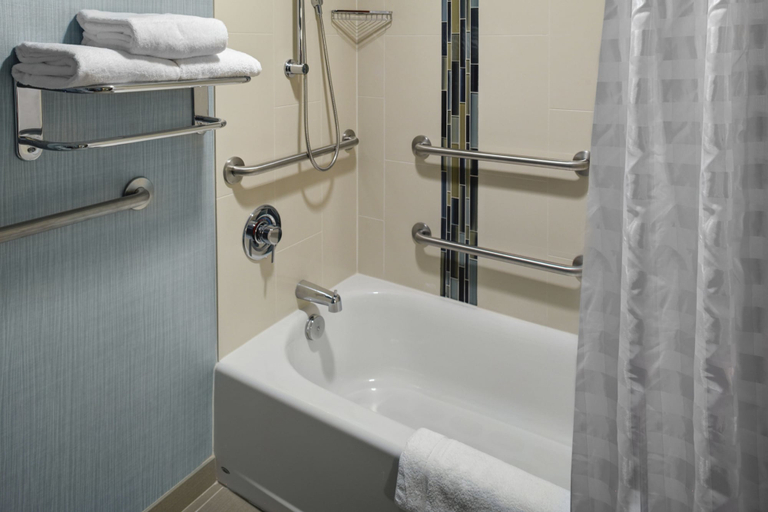 Bathroom 4, Hyatt Place Cincinnati Airport / Florence, Boone