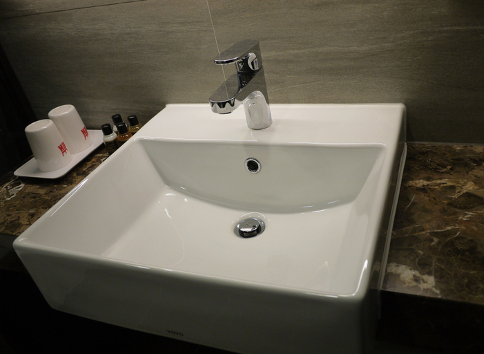 Bathroom 5, Emperor Hotel, Taipei City