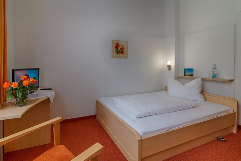 Bedroom 4, Hotel & Café PANORAMA, Goslar