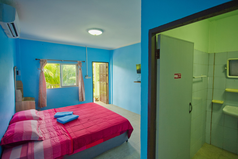 Bedroom 2, Sea View Resort, K. Ko Kut