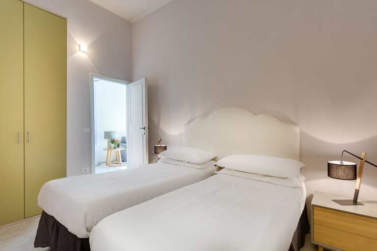 Room 3, Alfani Views, Florence