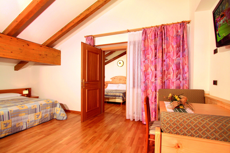 Bedroom 2, Albergo Villetta Maria, Trento