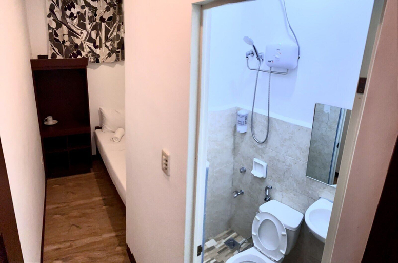 Bathroom 4, Kampotel Davao, Davao City