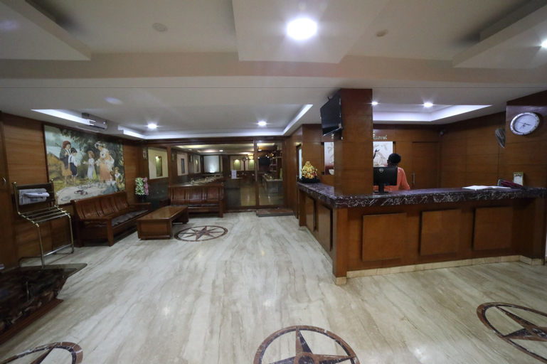 Public Area 2, Maple Tree Hotels, Chennai