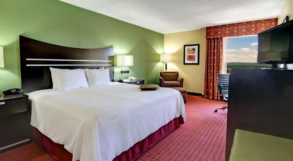 Bedroom 3, Hampton Inn Hot Springs, Garland