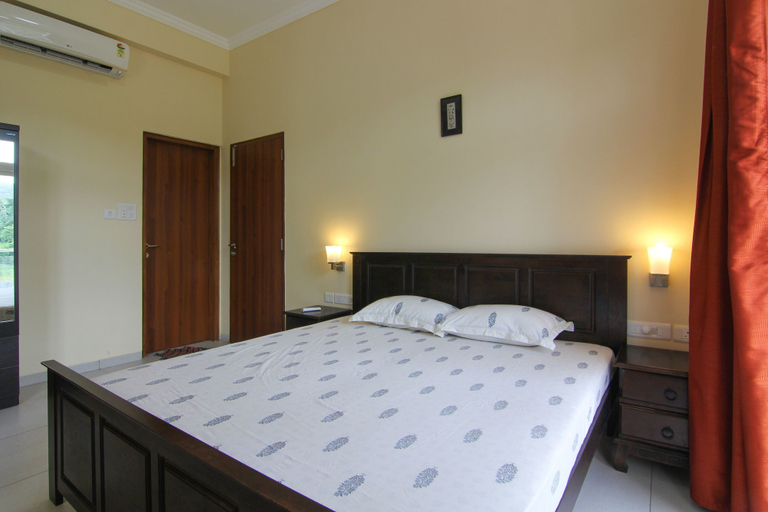 Bedroom 2, CasaMelhor Luxury Apt in Candolim CM084, North Goa