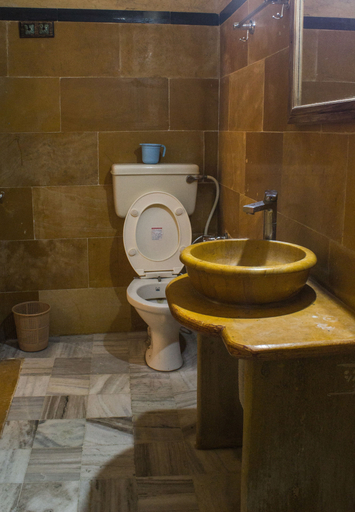 Bathroom 4, Hotel Shahi Palace, Jaisalmer
