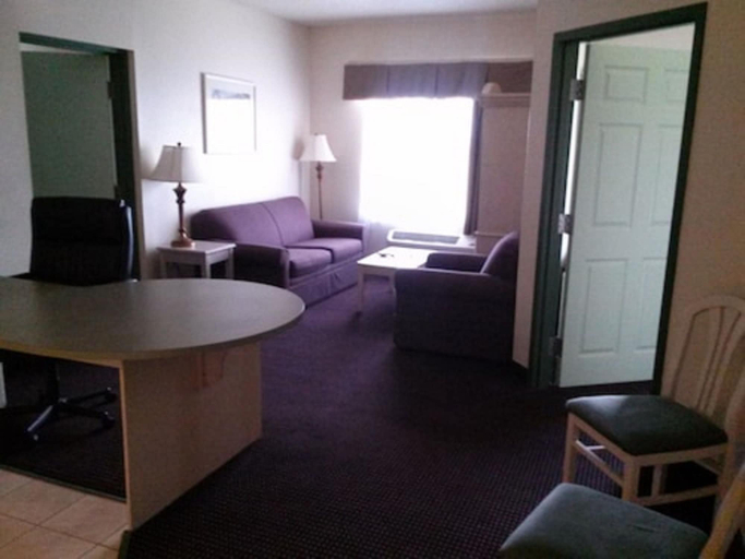 Bedroom 2, Allure Suites, Lee