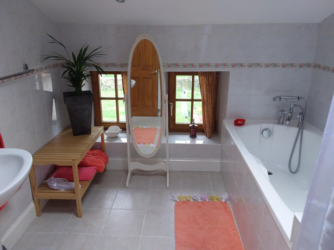 Bathroom 5, Le Patronage, Vendée