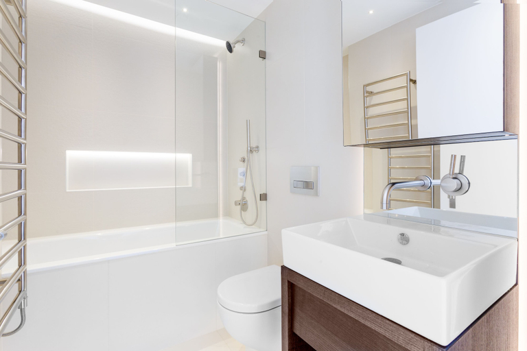 Bathroom 3, Goodge Street IV, London