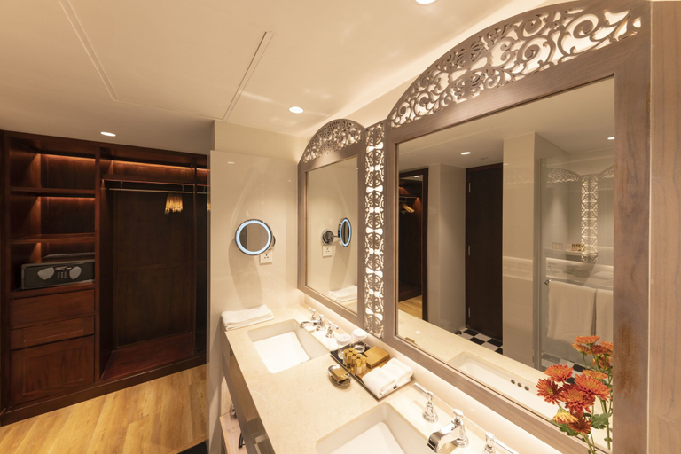 Bathroom 5, Taj Samudra, Colombo