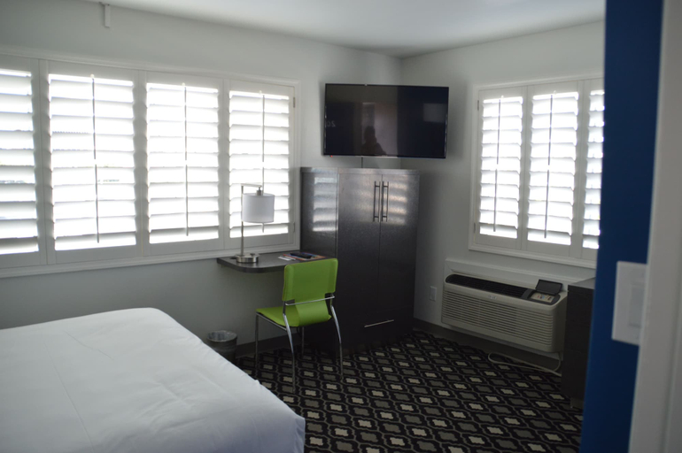 Bedroom 3, University Inn Tempe, Maricopa