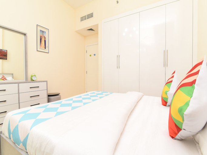 Room 5, OYO 575 Home Capitol tower 11, Dubai