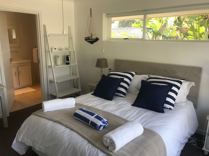 Bedroom 4, Chez Pierre, Eden