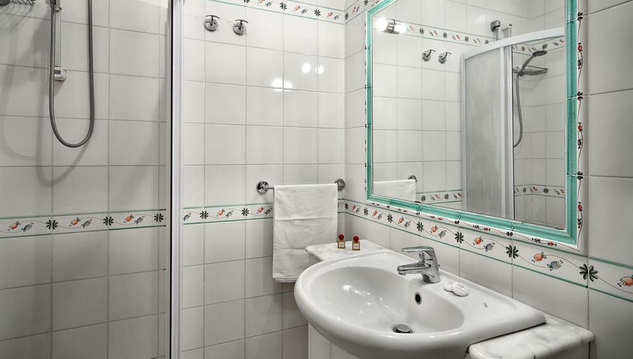Bathroom, Sorrento Urban Alpha, Napoli