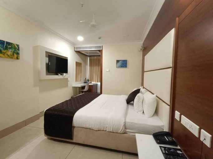 Bedroom 3, RKN Grand Hotel, Puducherry