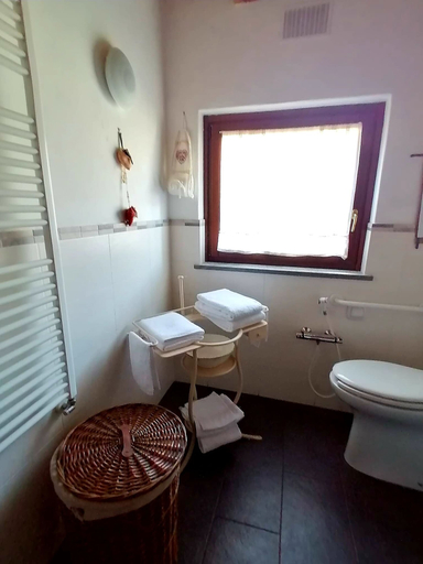 Bathroom 3, Agriturismo Chevres a Cheval, Aosta