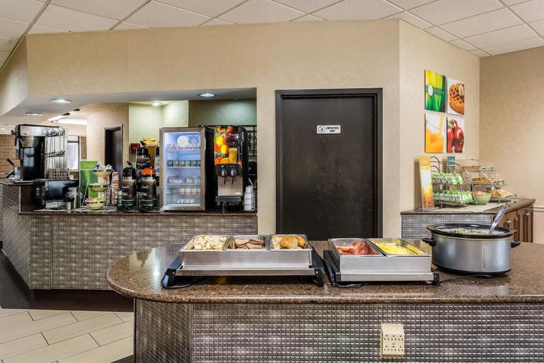 Food & Drinks 5, Quality Inn Tupelo Central, Lee