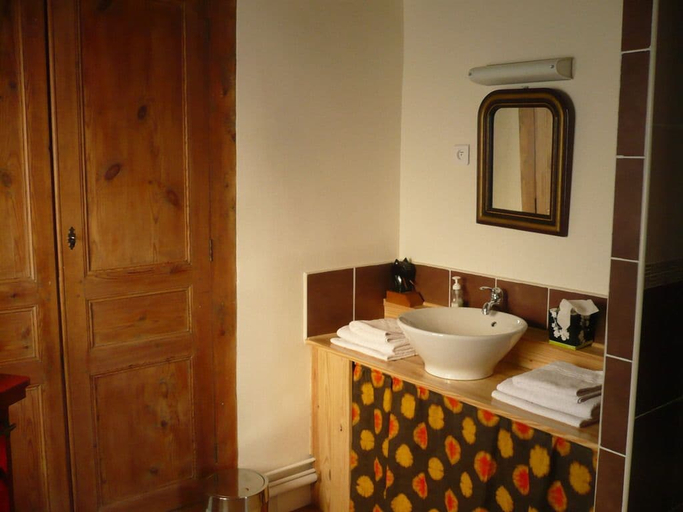 Bathroom 5, Le Havre de Bennecourt, Yvelines