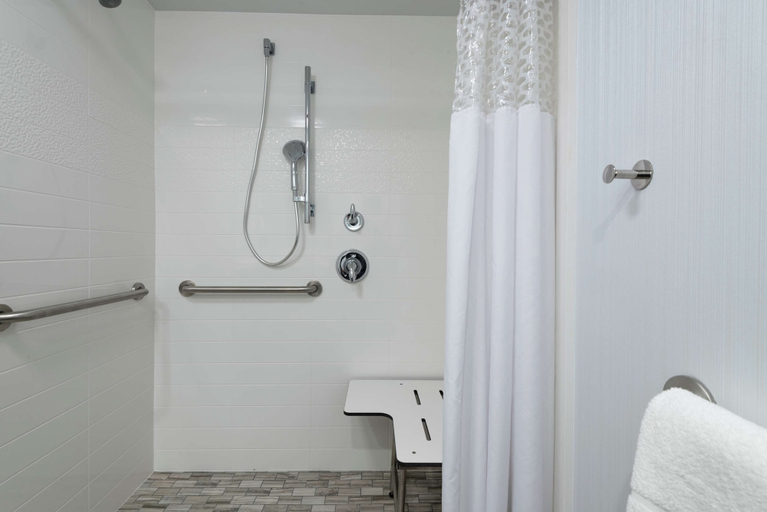Bathroom 4, Hampton Inn Waldorf, Charles