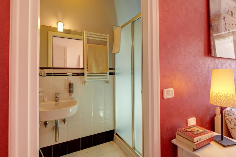 Bathroom 5, Cento Passi Dal Duomo, Arezzo