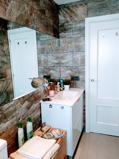 Bathroom 3, Wish Suite Fabie de Triana, Sevilla