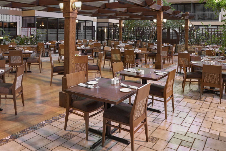 Food & Drinks 5, Wyndham Edmonton Hotel and Conference Centre, Division No. 11