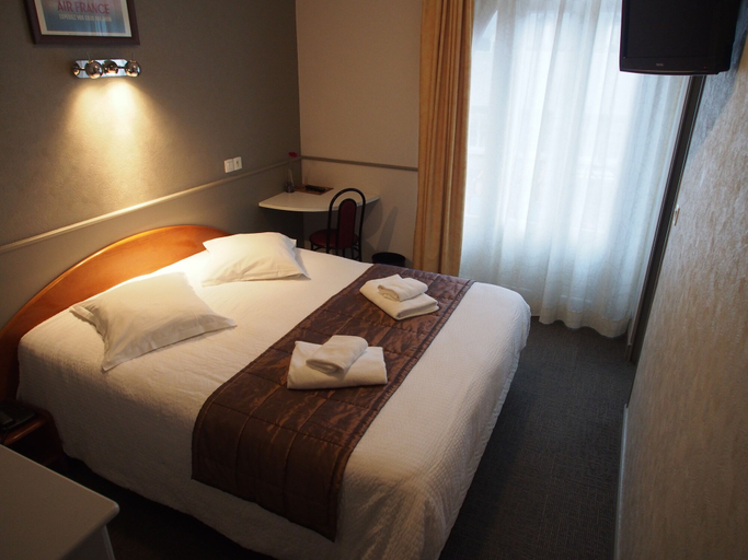 Bedroom 4, Aviation Hotel, Puy-de-Dôme