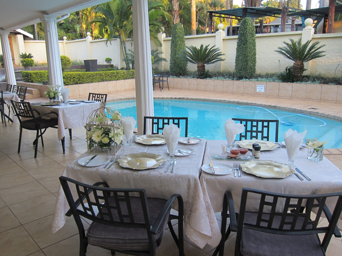 Food & Drinks 5, La Baruné Guest House, Mopani