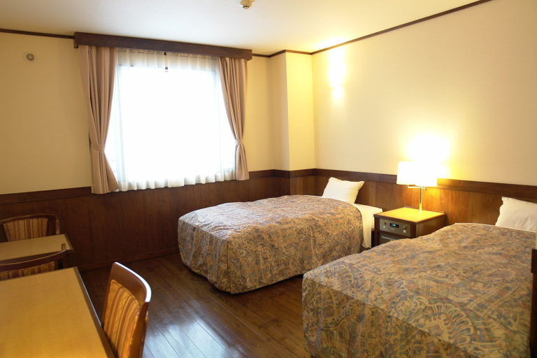 Bedroom 3, Rakuchin Hotel, Naha