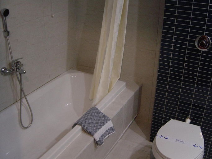 Bathroom 5, Achillio Hotel, East Macedonia and Thrace