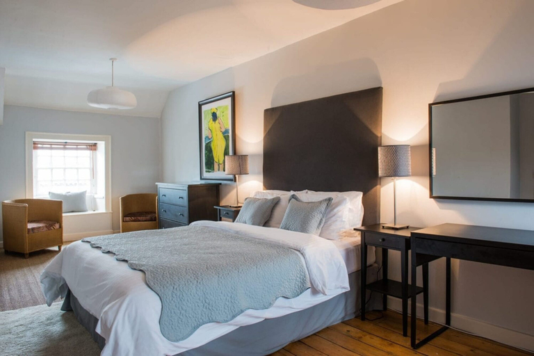 Bedroom 2, The Bear Hotel, Vale of Glamorgan