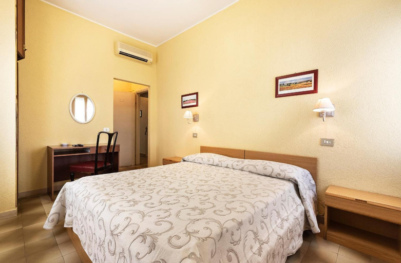 Bedroom 2, Hotel Aurelia, Viterbo