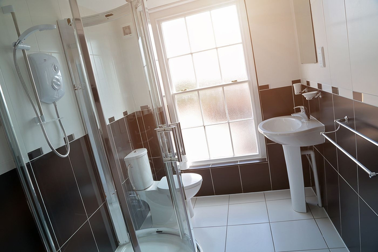 Bathroom 5, The Georgian Town House Hotel, Sefton