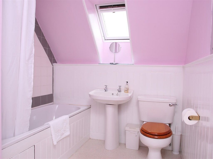 Bedroom 4, Number 52 Charlotte Street, Glasgow