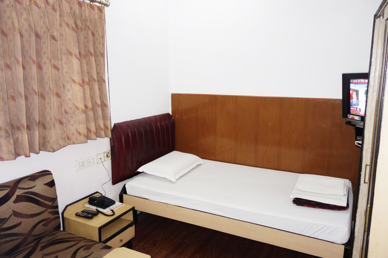 Bedroom 2, Hotel Akash Ganga, Kolkata