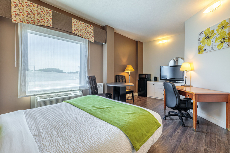 Bedroom 3, Days Inn by Wyndham Berthierville, D'Autray