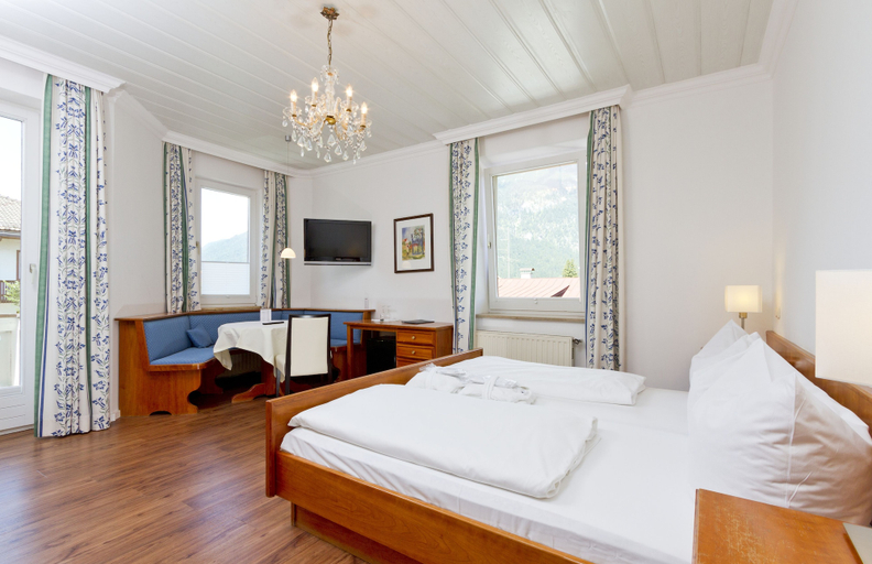 Bedroom 4, Wittelsbacher Hof Swiss Quality Hotel, Garmisch-Partenkirchen