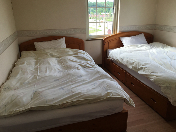 Bedroom 2, Okanoyado Koeru, Biei
