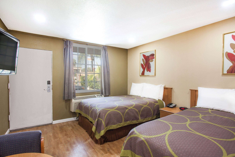 Bedroom 2, Super 8 by Wyndham Redlands/San Bernardino, San Bernardino