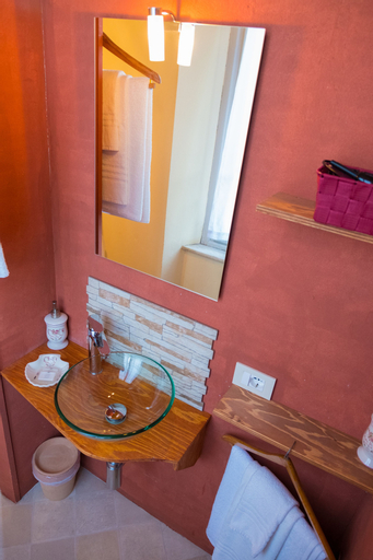 Bedroom 5, Villa Sunrise, Lucca