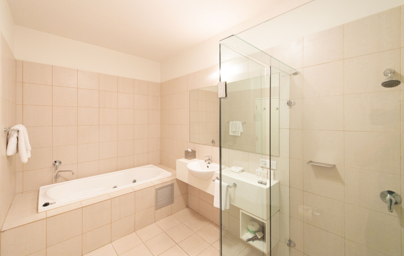 Bathroom 5, Mawson Lakes Hotel & Function Centre, Adelaide
